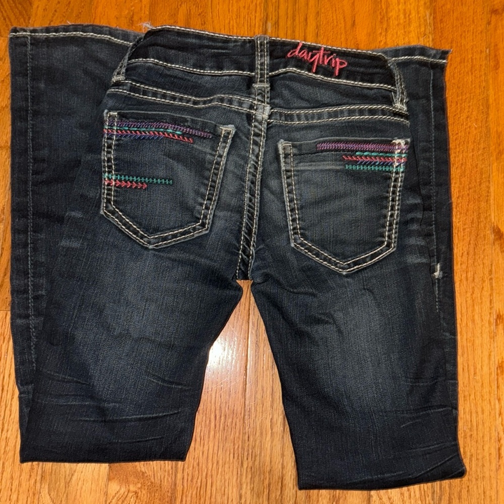 Buckle Daytrip girls size 7 jeans bootcut
